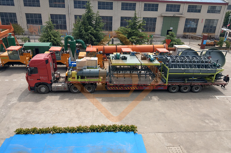 南客户有机肥设备发货图.jpg 南客户有机肥设备发货图.jpg